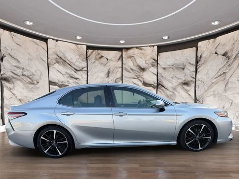 Used 2018 Toyota Camry XSE w/ Driver Assist Package image 4