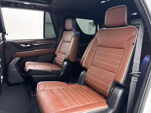 Used 2023 GMC Yukon Denali Ultimate w/ LPO, Floor Liner Package AWD/4WD image 33