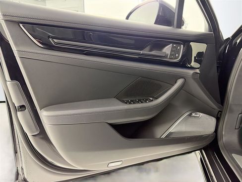 New 2025 Porsche Panamera Turbo image 6