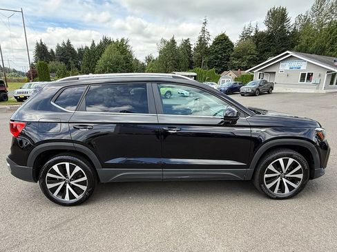 Used 2022 Volkswagen Taos SE AWD/4WD image 4