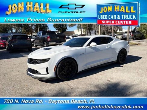 Used 2022 Chevrolet Camaro LT w/ Technology Package image 2