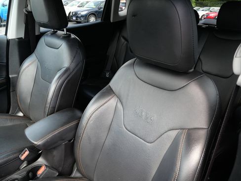 Used 2020 Jeep Compass Limited AWD/4WD image 11