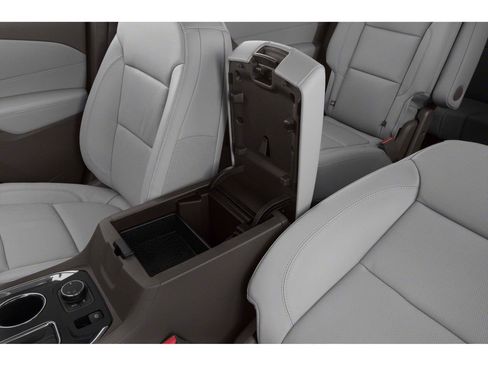 Used 2019 Chevrolet Traverse Premier w/ Driver Confidence II Package FWD image 32