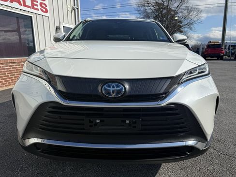 Used 2021 Toyota Venza XLE w/ Softex Package image 3