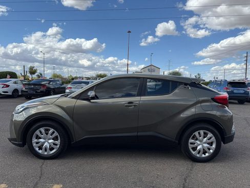 Used 2021 Toyota C-HR LE image 6