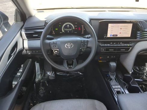 Used 2025 Toyota Camry LE FWD image 14