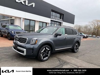 Used 2024 Kia Telluride S w/ S Sunroof Package