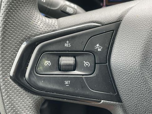Used 2025 Chevrolet Trax LT FWD image 20
