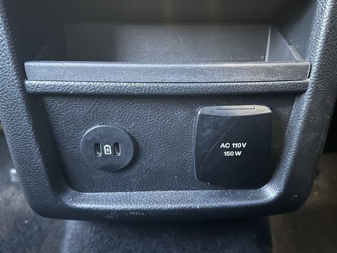 Used 2024 Ford Edge Titanium image 16