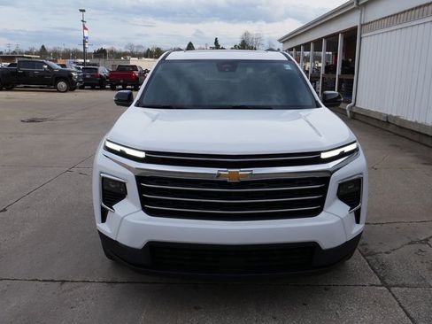 New 2026 Chevrolet Traverse LT image 3
