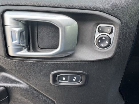 Used 2021 Jeep Gladiator Mojave w/ Trailer Tow Package image 12