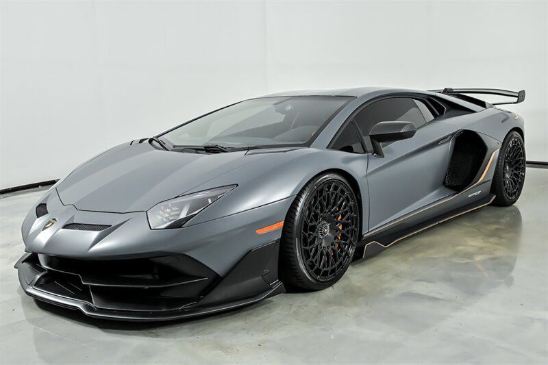 Used 2019 Lamborghini Aventador SVJ AWD/4WD image 6