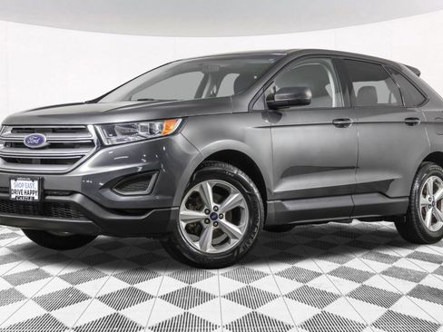 Used 2018 Ford Edge SE image 2
