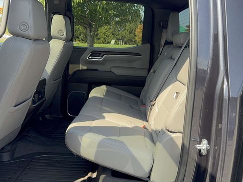 Used 2023 GMC Sierra 1500 SLT w/ SLT Premium Plus Package image 18