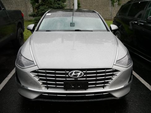 Used 2023 Hyundai Sonata Limited FWD image 2