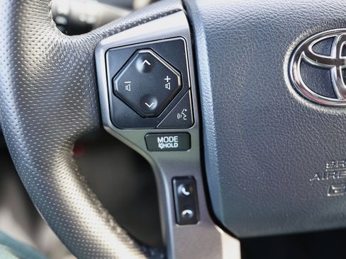 Used 2019 Toyota Tacoma TRD Sport image 36