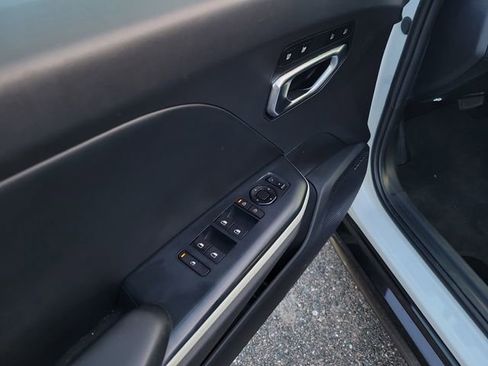 Used 2025 Kia K4 GT-Line w/ GT-Line Premium Package image 10