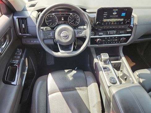 Used 2023 Nissan Pathfinder SL w/ Cargo Package image 11