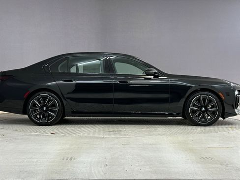 New 2026 BMW 740i w/ Premium Package image 7