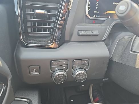Used 2026 GMC Sierra 2500 AT4 w/ AT4 Premium Plus Package AWD/4WD image 23