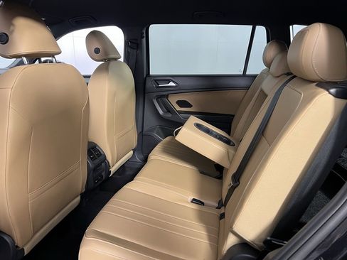 Used 2023 Volkswagen Tiguan SE image 28