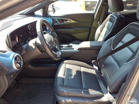 Used 2024 Chevrolet Equinox EV LT FWD image 23