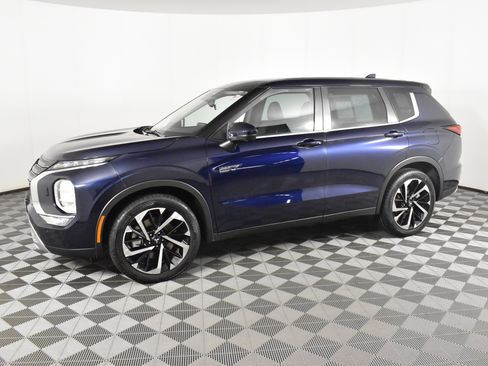 Used 2023 Mitsubishi Outlander SE image 9