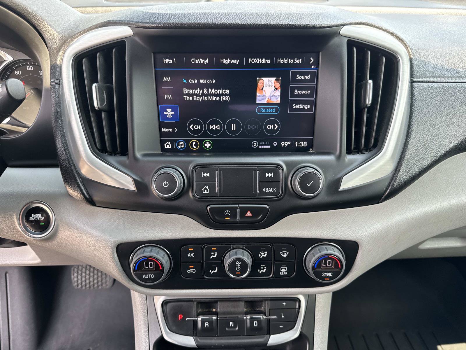 Used 2022 GMC Terrain SLT AWD/4WD image 26