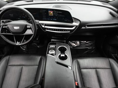 Used 2024 Cadillac Lyriq Luxury RWD image 10