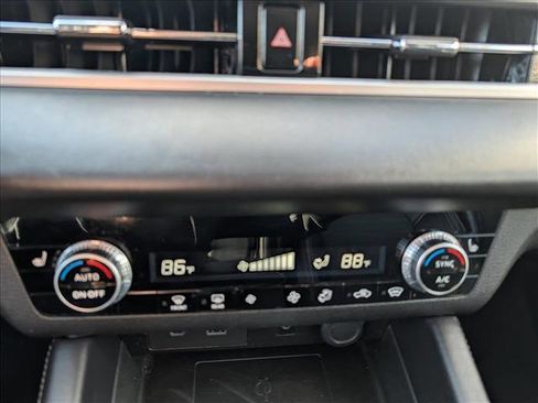 Used 2024 Mitsubishi Outlander SE image 34