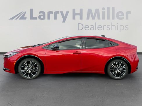 Certified 2025 Toyota Prius XLE image 2