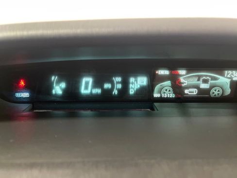 Used 2015 Toyota Prius Four image 18