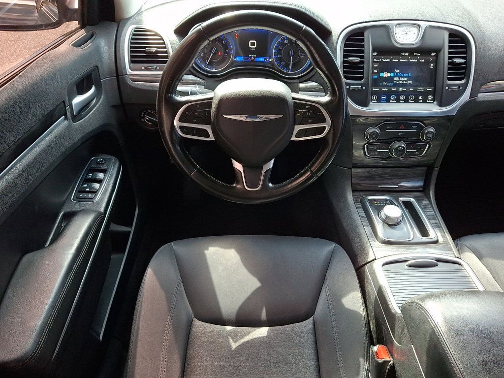 Used 2019 Chrysler 300 Touring AWD/4WD image 17