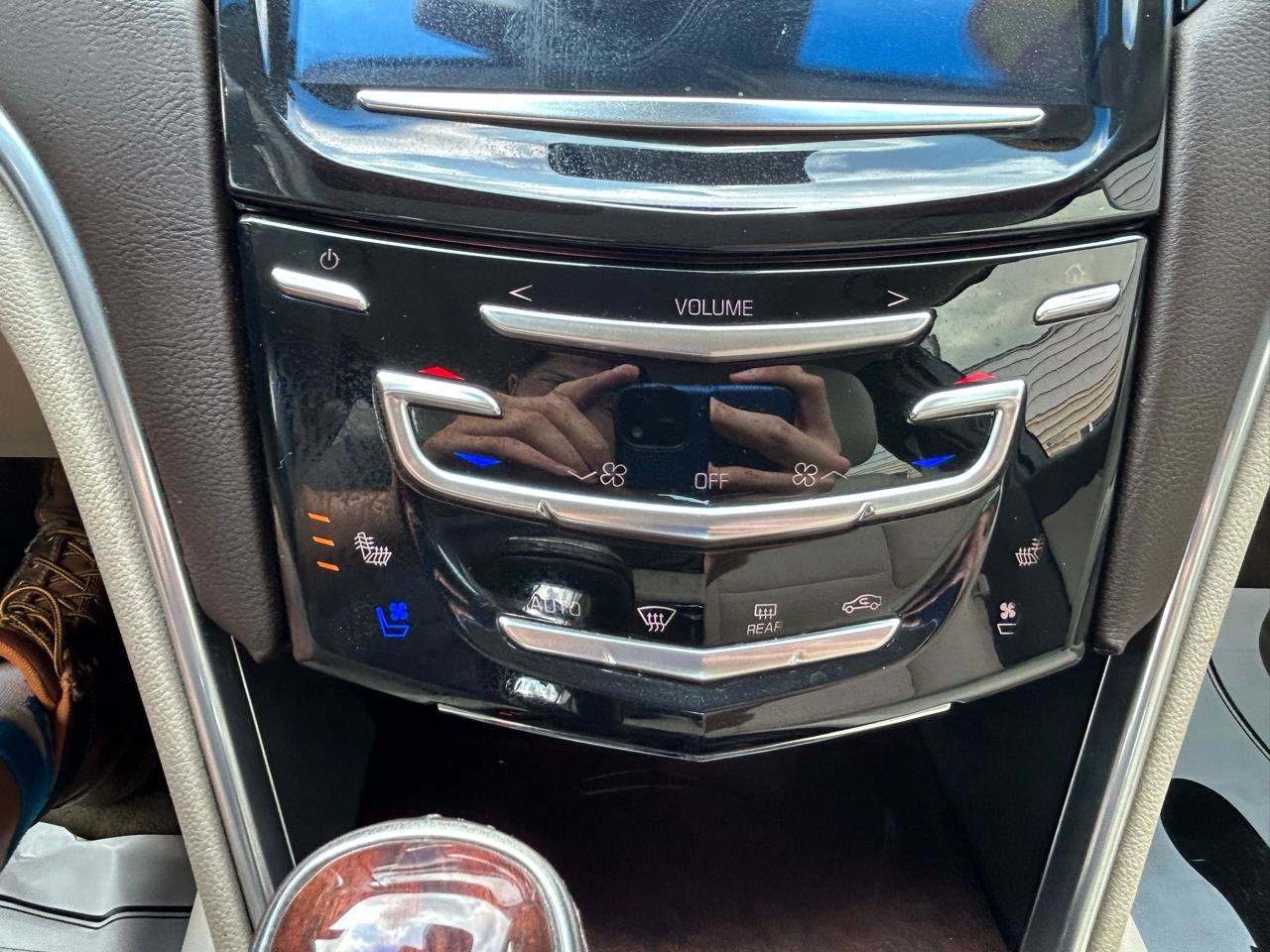 Used 2013 Cadillac XTS Luxury w/ Driver Awareness Package FWD image 23