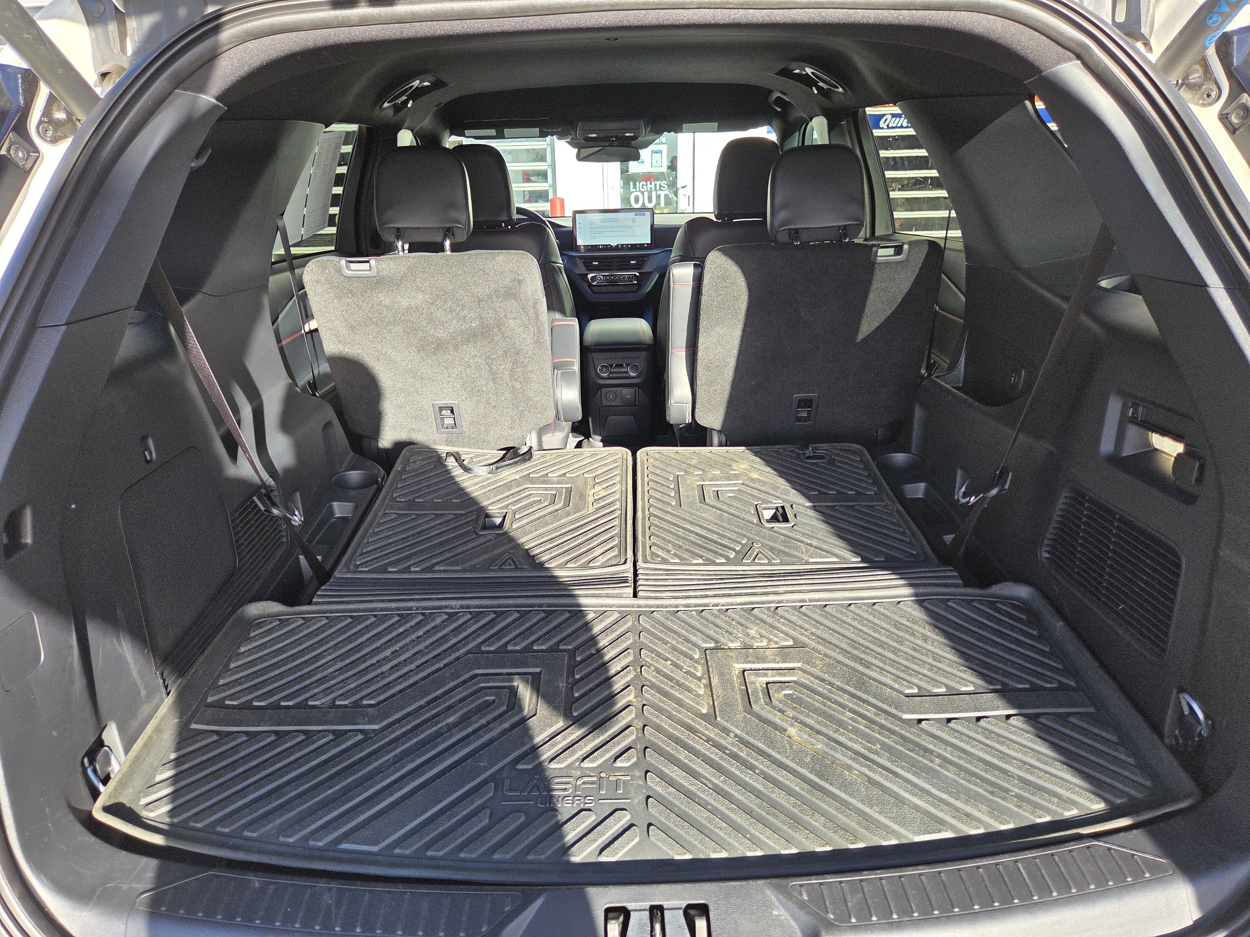 Used 2025 Ford Explorer ST-Line AWD/4WD image 13