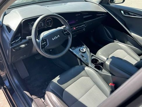 Certified 2024 Kia Niro Wind FWD image 13