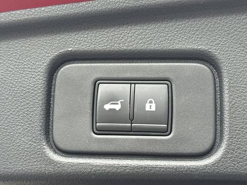 Certified 2023 Nissan Pathfinder SL w/ SL Premium Package FWD image 18