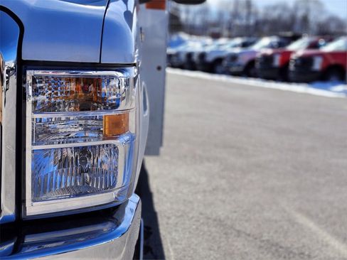 New 2026 Ford E-350 and Econoline 350 Super Duty w/ Power Equipment Group image 10