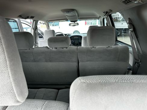 Used 2005 Toyota Sequoia SR5 image 38