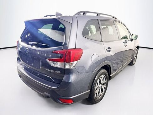 Used 2023 Subaru Forester Premium image 5