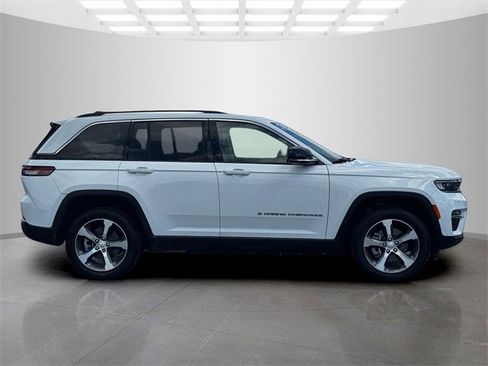 Used 2023 Jeep Grand Cherokee 4WD 4xe image 8