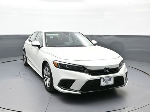 Used 2023 Honda Civic LX image 3