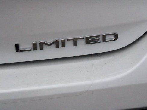 Used 2023 Toyota Highlander Limited image 6