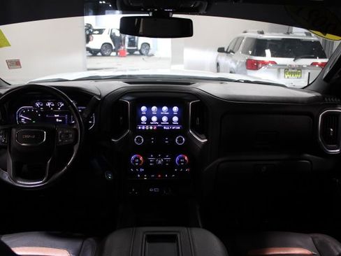 Used 2021 GMC Sierra 1500 AT4 image 2