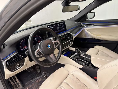 Used 2023 BMW 530i w/ M Sport Package RWD image 4