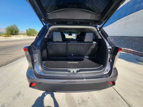 Used 2025 Toyota Highlander XLE image 15