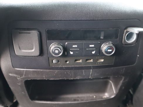 Used 2019 Chevrolet Tahoe LT image 34