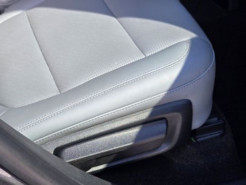 Used 2021 Lincoln Corsair AWD w/ Equipment Group 101A image 9