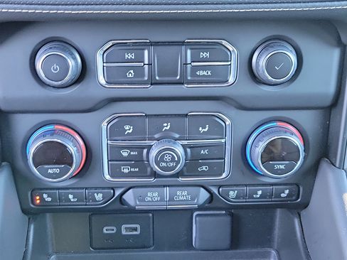 Used 2024 Chevrolet Tahoe Premier image 15