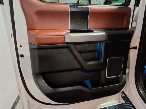 Used 2019 Ford F350 Platinum w/ Platinum Ultimate Package image 16